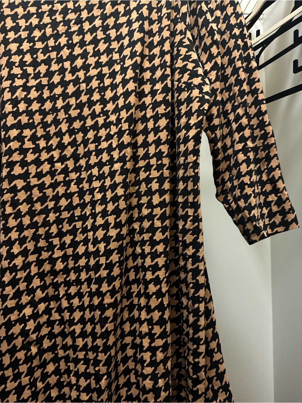Ann Taylor Factory Black and Tan Houndstooth Long Sleeve Dress